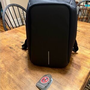 XDDesign Black Anti-Theft Backpack